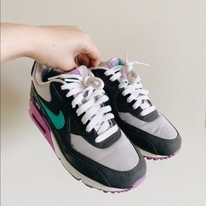 MINT CONDITION AIR MAX 90 (GS) 4Y